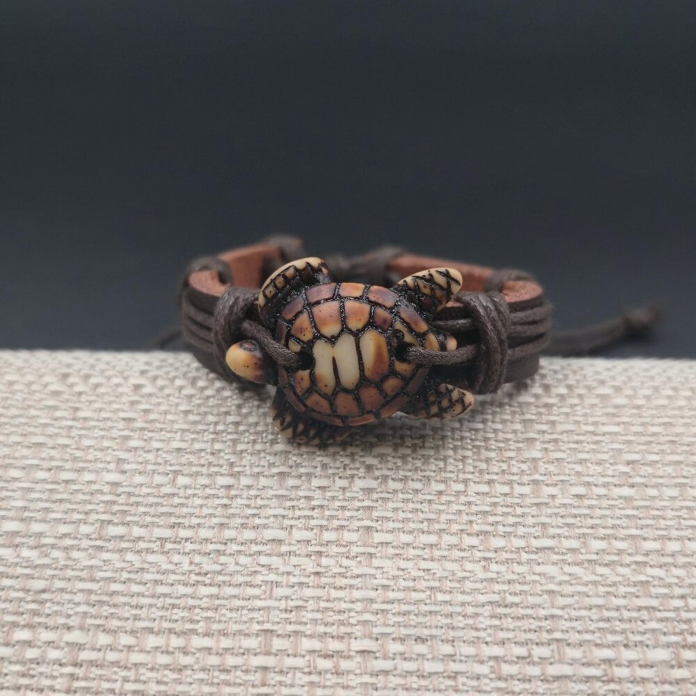6 Inch Adjustable Carved Turtle Animal Leather Bracelet B980